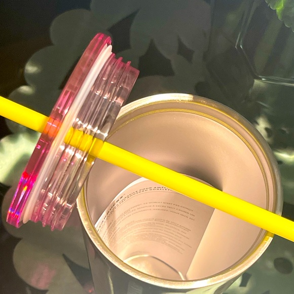 💕💛NWT🌸Starbucks Summer 2024 White Floral Stainless Steel Venti Tumbler - Picture 6 of 9